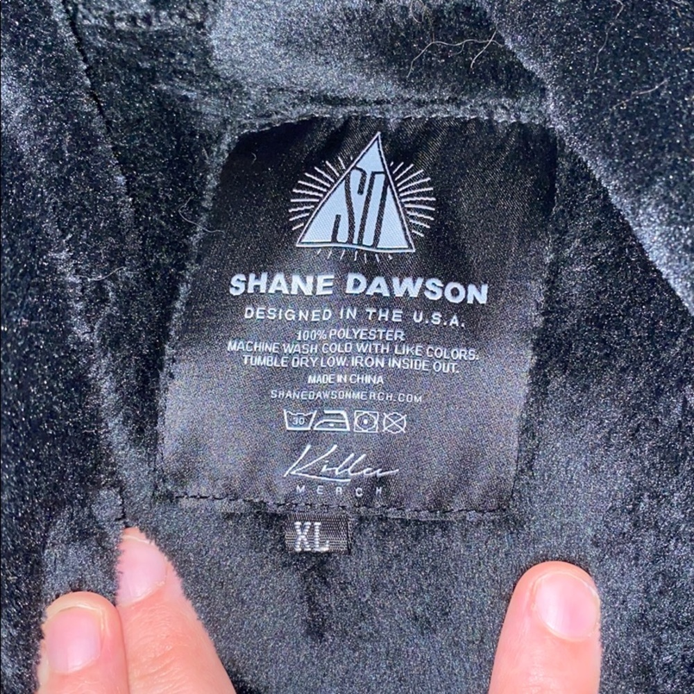 Shane x Jeffree Robe - Picture 2 of 3